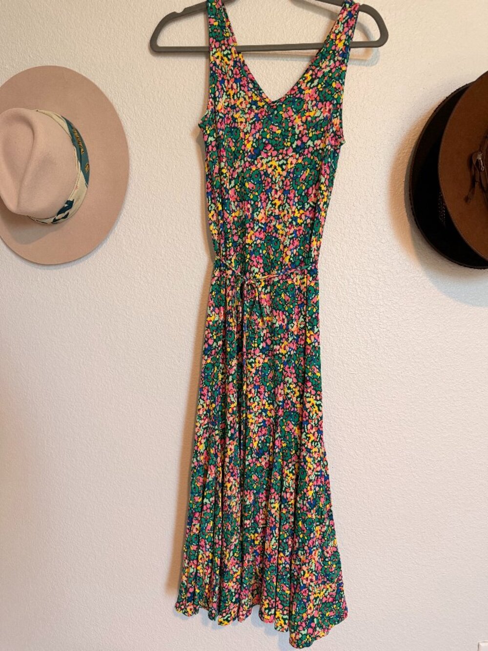 SUMMER DRESS SALE! LOFT Midi Sleeveless Dress!  It Twirls!